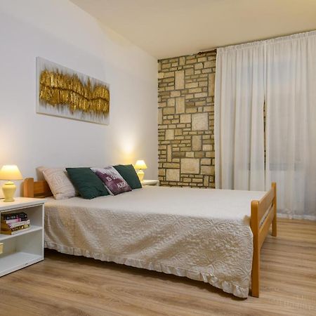 Apartman Aleksandra PUY Exterior foto