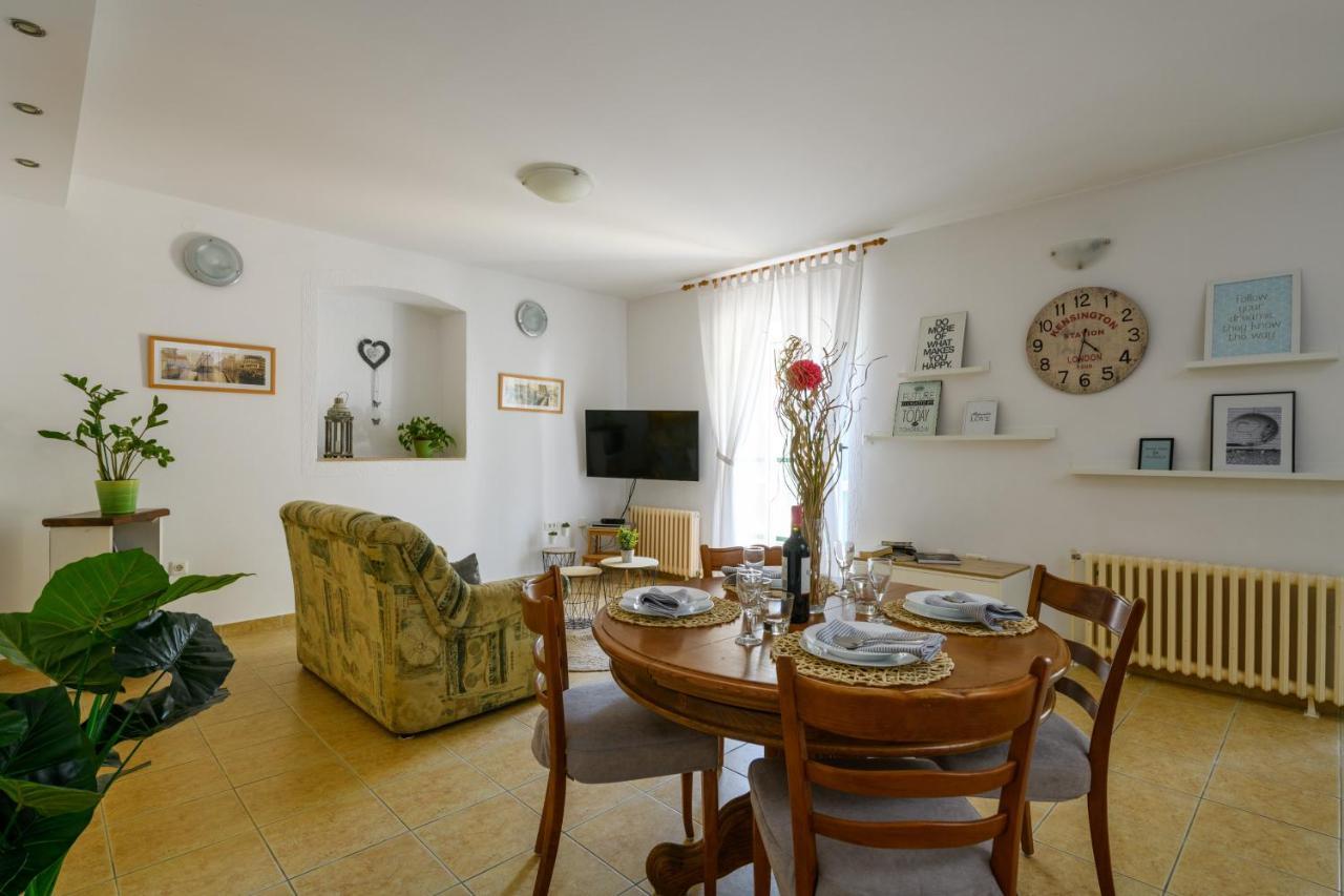 Apartman Aleksandra PUY Exterior foto