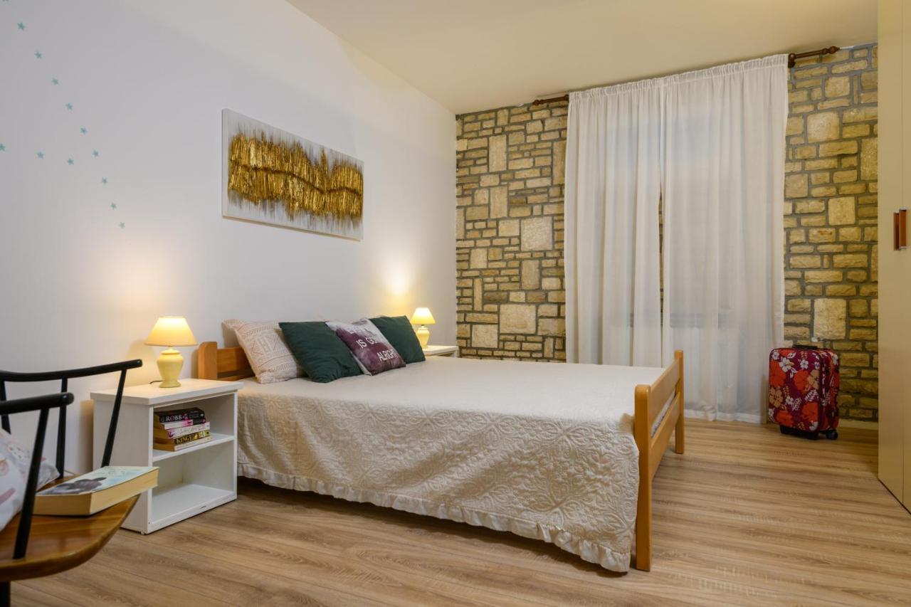 Apartman Aleksandra PUY Exterior foto